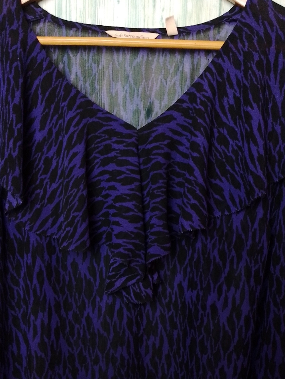 Soft Surroundings Sheer Animal Print With Ruffle V Neck Large Purple And Black